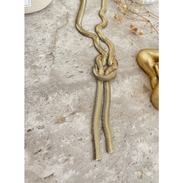 Collier plongeant noeud