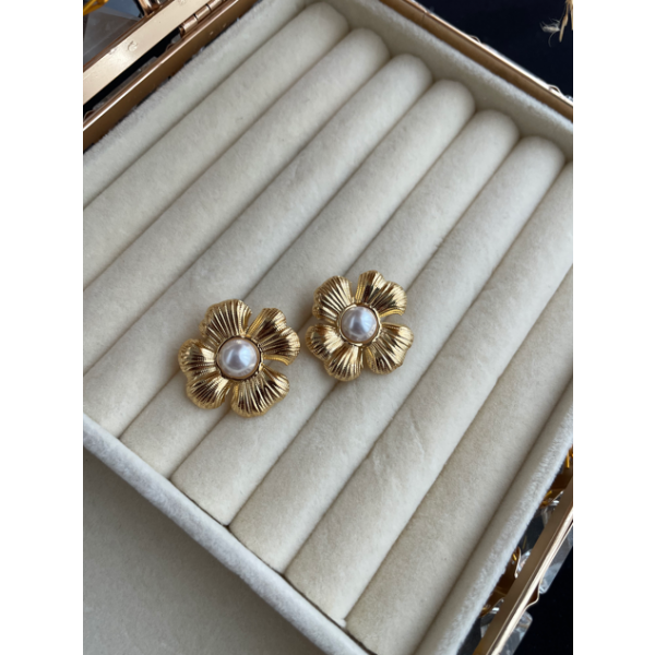 Boucle fleur rembourré avec Perle