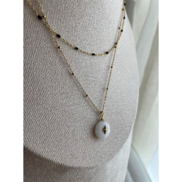 Collier pierre blanche étoile dorée
