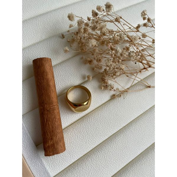 Bague chevaliere surface ovale lisse