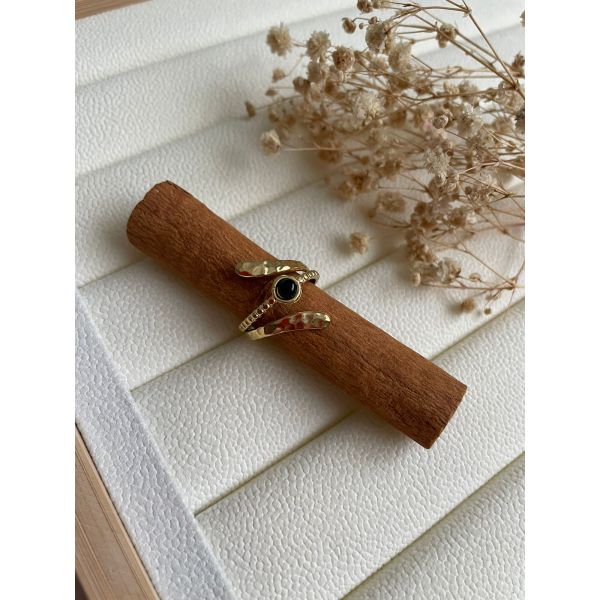 Bague forme serpent et mini-pierre noire