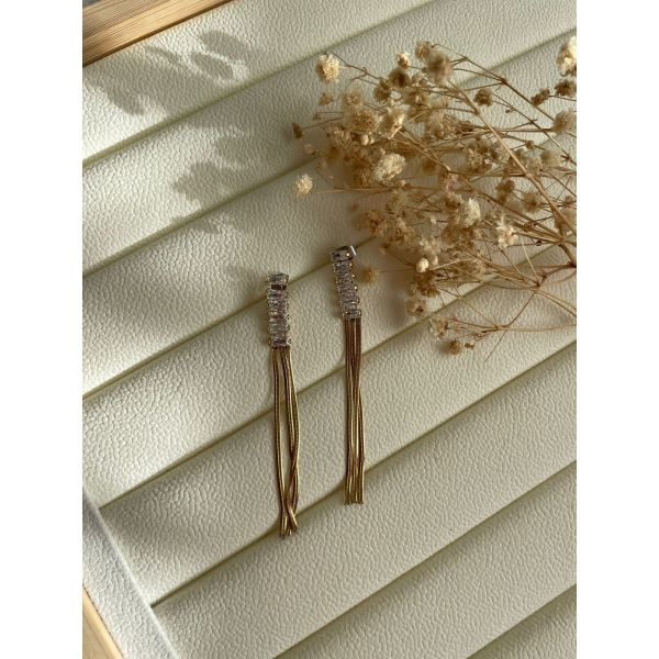 BOUCLES D'OREILLES LONGUES AVEC DES CRISTAUX