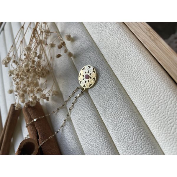 Collier cercle fleurie mini-pierre rose