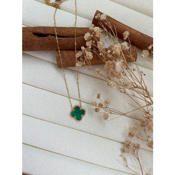 Collier trèfle vert