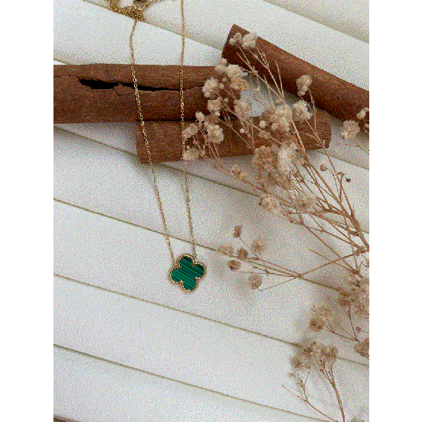 Collier trèfle vert
