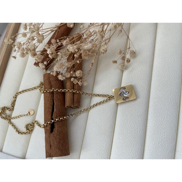 Collier rectangle doré trois diamants ovales