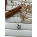 Collier petit coeur blanc