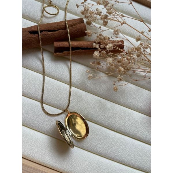 Collier a pendentif de cadre de photo doré