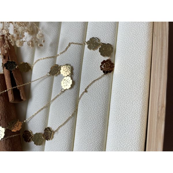 Collier de perles a fleurs doré